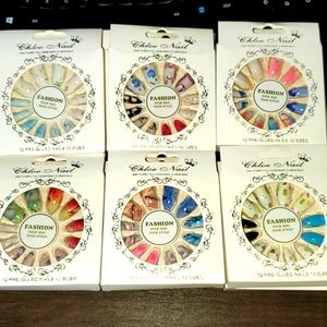 NEW Set of 12 Press On Nails
